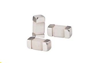 qualidade  Withstand Inrush CQ24LT 002 6.1x2.6mm Ceramic Time Lag Chip Fuse 2A 350V 6125 For LED Lighting Overcurrent Protection fábrica