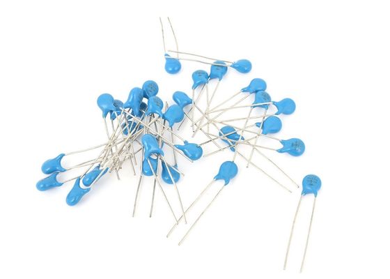 O UL aprovou o varistor de óxido metálico transiente 05D471K dos absorventes do impulso de ZNR 5mm 470V 300VAC 385VDC 800A 0.1W 21J