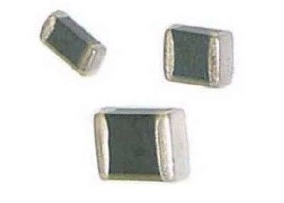 Supressores transientes da tensão do varistor de óxido metálico 14V dos MOVIMENTOS da microplaqueta da proteção do impulso de SMD 0402 10A 1005 Multilayer normais