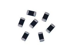 5750 5650 proteções contra sobrecarga Multilayer do transeunte dos varistores de óxido metálico MLV da montagem de superfície MVR2220-391G 5.7x5mm 391V 500A