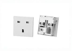 O BSI aprovou as tomadas do poder BRITÂNICO fêmea britânico do painel de parede de Polo 13A 250V da tomada 3 do soquete RB-02 e os soquetes bondes BS 1363