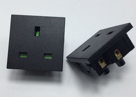 O BSI aprovou as tomadas do poder BRITÂNICO fêmea britânico do painel de parede de Polo 13A 250V da tomada 3 do soquete RB-02 e os soquetes bondes BS 1363