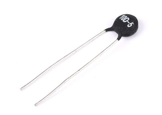 Através da microplaqueta MF72 10D-5 10Ohm 5mm do termistor do poder NTC do furo 0.7A lançam o resistor negativo do coeficiente de temperatura 6mW de 5mm