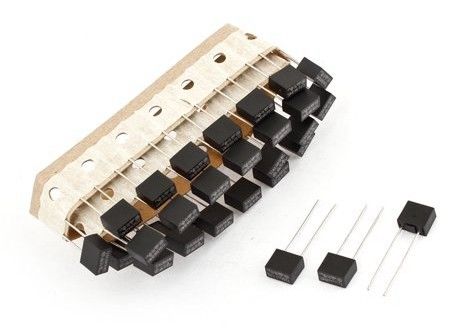 Micro fusível 100mA-6.3A 8.4x7.2x4.0mm do sopro lento quadrado livre vermelho de Pastic do fósforo com a tensão que avalia 125V 250V 300V 350V