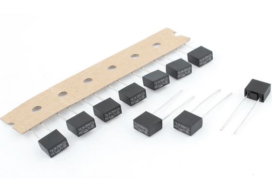 Micro fusível 100mA-6.3A 8.4x7.2x4.0mm do sopro lento quadrado livre vermelho de Pastic do fósforo com a tensão que avalia 125V 250V 300V 350V