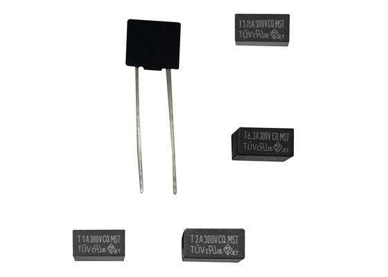 Em forma de caixa Leaded radiais do PWB do CCC CQC PSE retardam o fusível diminuto MST 002 2A 250VAC 300V 400V 8.35x7.7mm do sopro