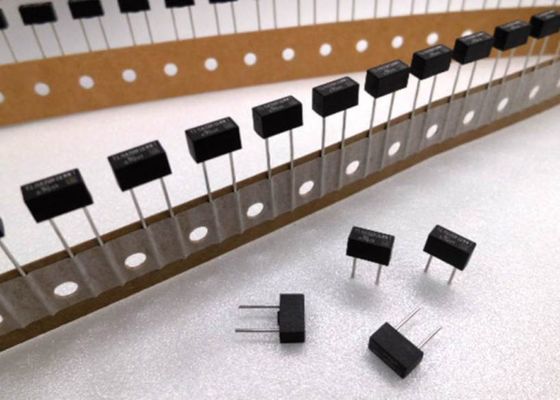 UL do fusível 8.35x5x3.95mm 2A 250V 300V 400V TUV CQC KC PSE da ligação radial a mais fina da retardação de tempo da caixa plástica da série de MMT micro