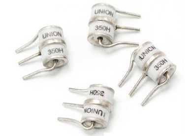 Baixo GDT cerâmico 75-600V 20% 10KA do tubo de descarga do gás do elétrodo 8x10mm da série 3 da capacidade SE8 para fontes de alimentação